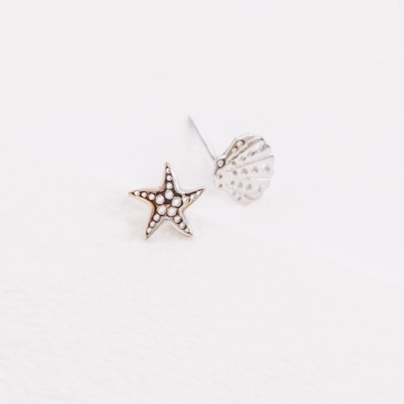 Ocean Breeze Shell Starfish Sterling Silver Stud Earrings - Picture 2 of 3